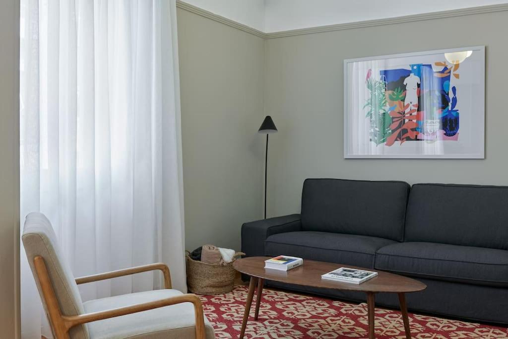 Pagrati Modernist 2bd Apartment *
