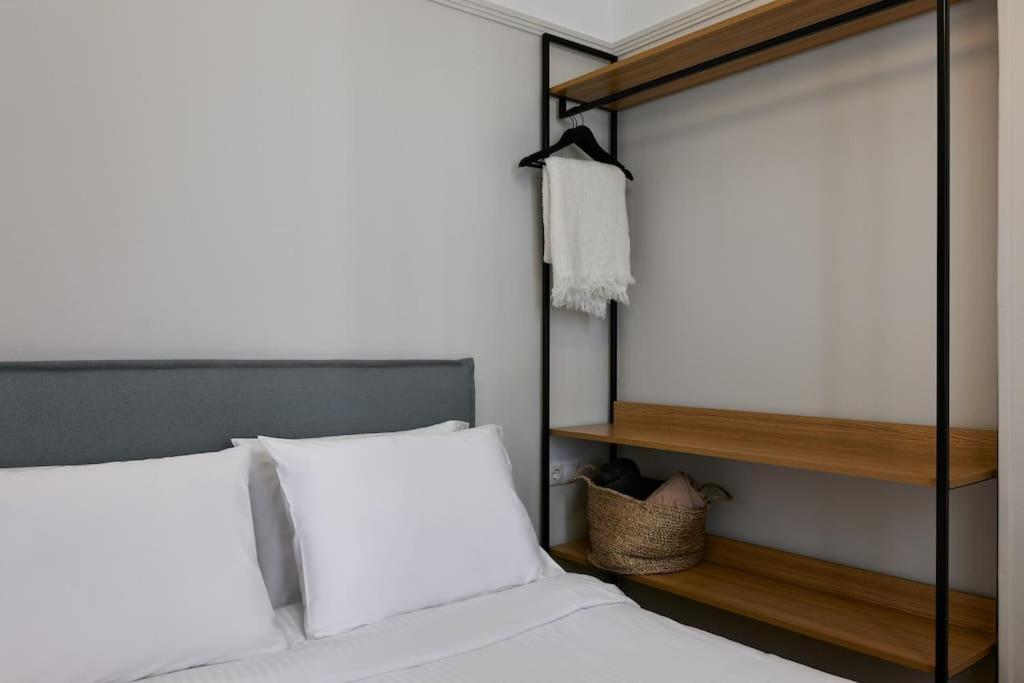 Pagrati Modernist 2bd Apartment Athens