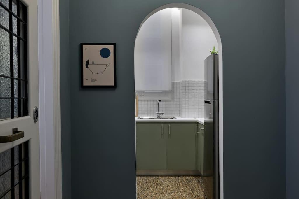 Pagrati Modernist 2bd Apartment *