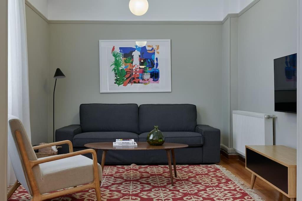 Pagrati Modernist 2bd