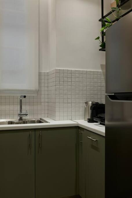 Pagrati Modernist 2bd Apartment