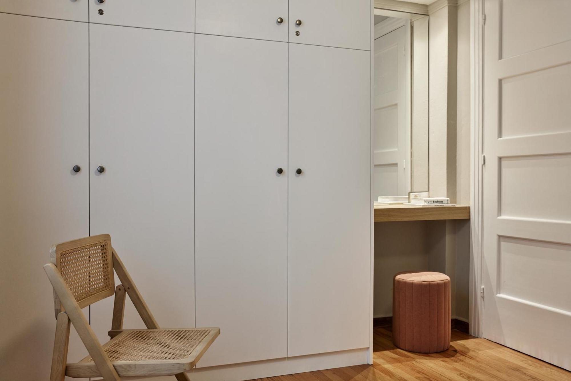 Pagrati Modernist 2bd